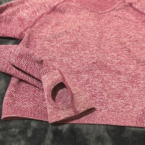 Seamless Compression Workout Crop Top - Picture 2 of 5